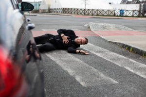 Cómo puede ayudarte Simon Law Group si te ha atropellado un coche en Hermosa Beach, CA